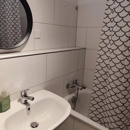 Monteurwohnung Messewohnung Sued Grenze Duesseldorf 6 Personen Apartment *