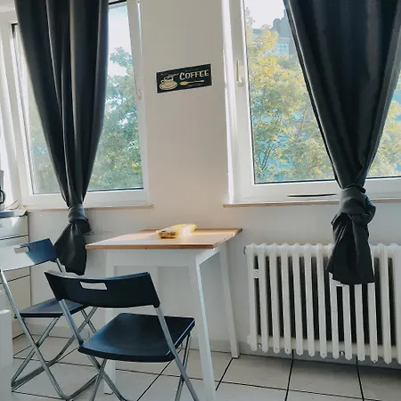 Monteurwohnung Messewohnung Sued Grenze Duesseldorf 6 Personen * Duisburg
