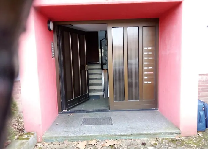 Monteurwohnung Messewohnung Süd Grenze Düsseldorf 6 Personen Apartamento *
