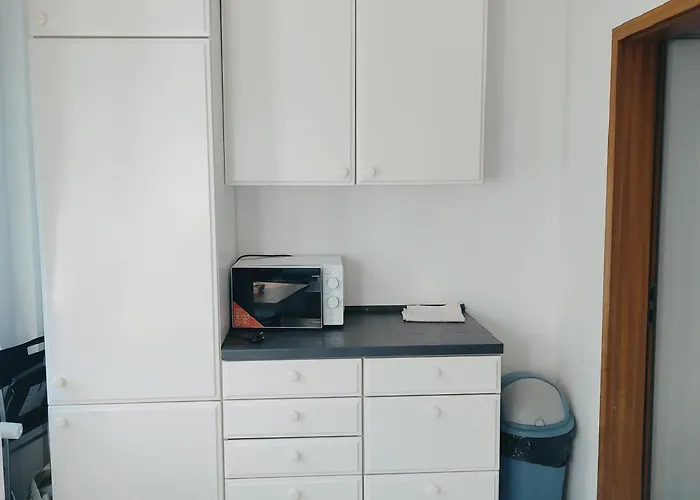 Monteurwohnung Messewohnung Süd Grenze Düsseldorf 6 Personen *