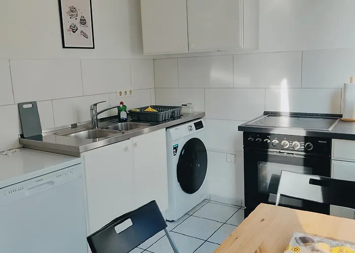 Monteurwohnung Messewohnung Süd Grenze Düsseldorf 6 Personen Apartamento *