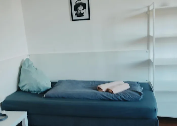 Monteurwohnung Messewohnung Süd Grenze Düsseldorf 6 Personen Apartamento Duisburg